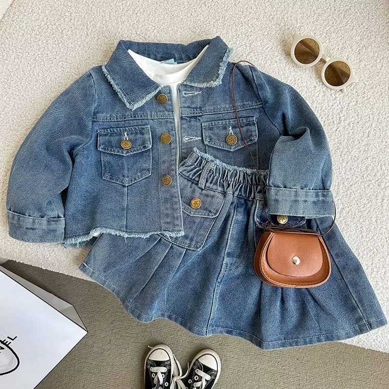 Girl’s Denim Set with Retro Lapel Jacket & Pleated Skirt Cover